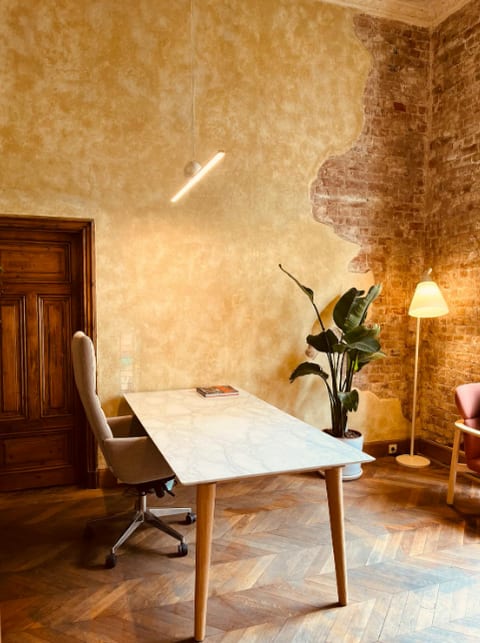 Pensée ergonomique du bureau sur mesure SCARS.